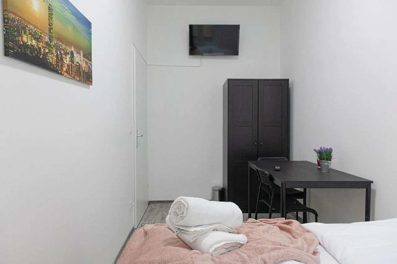 Magnificent 5Br Shared Apartment - Perfect For Longstays Вена Австрия