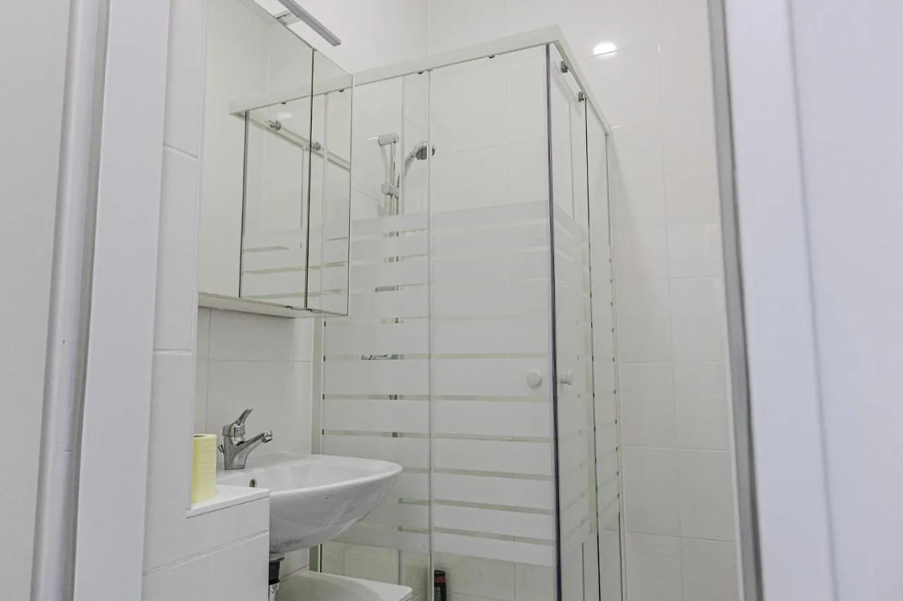 Magnificent 5Br Shared Apartment - Perfect For Longstays Вена 0*,